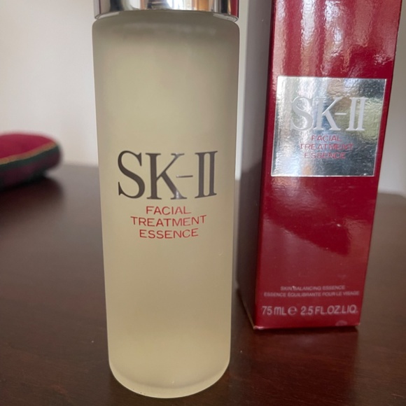SK II FACIAL TREATMENT ESSENCE - Picture 3 of 3